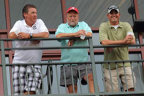 <p>
	B.A.S.S. tournament staff and Elite anglers watch the opening pitch from a private box.</p>
