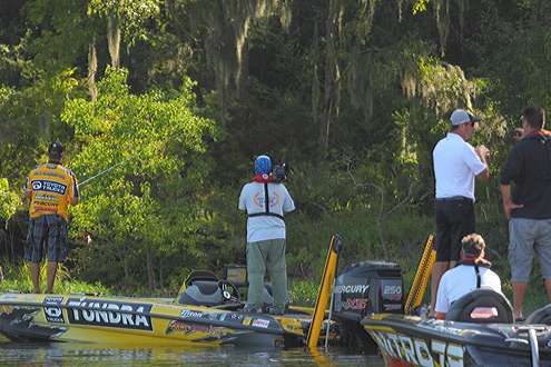 <p>
	 </p>
<p>
	Scroggins fishes as Kevin VanDam commentates to Mark Zona.</p>
