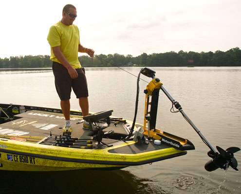 <p>
	Skeet Reese drops his trolling motor to check out a large area off the main river channel.</p>
