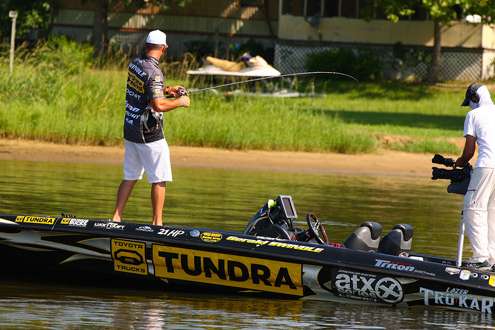 <p>
Swindle hooks up.</p>