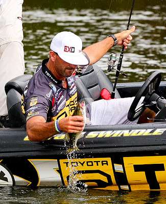 <p>
Swindle finally grabs one he might be able to keep.</p>