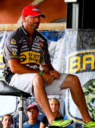 <p>
	Fan-favorite local angler Gerald Swindle appears less-than-optimistic as he arrives at the weigh-in.</p>
