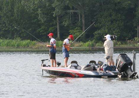 <p>
	 </p>
<p>
	Auburn anglers Shane Powell and Jordan Lee, the last team in the finals, work in the middle of the lake.</p>
