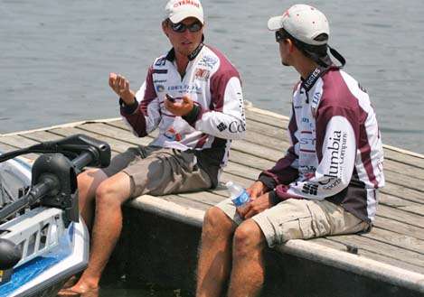<p>
	Andy Shafer and Weston Brown of Texas A&M cool their heels at the dock, waiting for the weigh-in to start.</p>

