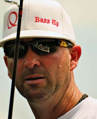 <p>
</p>
<p>
Gerald Swindle eyes the camera boat.</p>