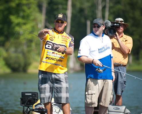 <p>
	Scroggins gives Paul Walter instructions on where he should cast. </p>
