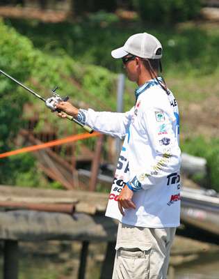 <p>
	 </p>
<p>
	Ashley pitches to the dock where he has been catching a few fish.</p>
