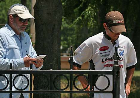 <p>
	 </p>
<p>
	Bassmaster.com writer Steve Wright interviews Andrew Upshaw, who arrived at the JM Associates office for the weigh-in thinking he had failed after catching only two fish.</p>
