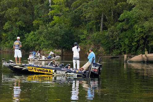 <p>
Swindle returns to his discharge pipe to find other anglers.</p>