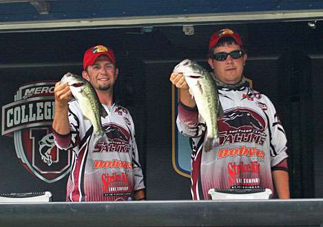 <p>
	Bryan Partak and Dominick DiNovo of Southern Illinois finished in 14<sup>th</sup> with 10-9.</p>
