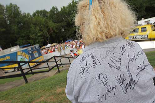 <p>
	 </p>
<p>
	One fan made a solid effort to collect all 12 angler autographs.</p>
