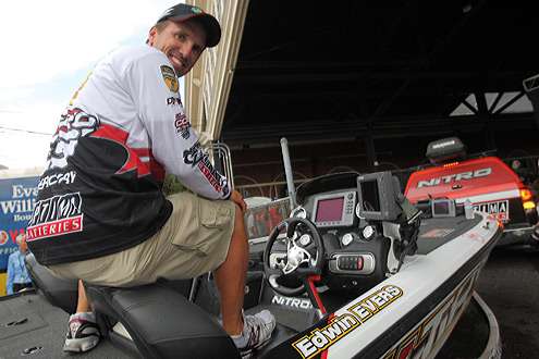 <p>
	Evers was the first Angler on the weigh-in stage.</p>
