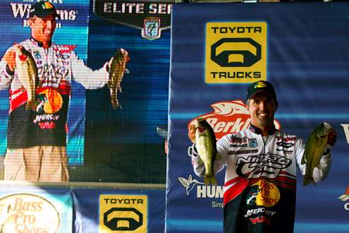 <p>
	Edwin Evers knew he had a tough opponent in spotted bass expert A-Mart.</p>
