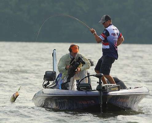 <p>
	 </p>
<p>
	Walker said when bass are holding at depths around 20 feet, where itâs difficult to get a crankbait to run, the spoon gets there quickly and efficiently.</p>
