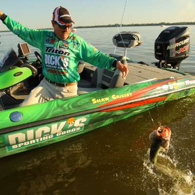 <p>
	Day Two leader Shaw Grigsby was 8-3 away from the closest competition on the 2011 Harris Chain of Lakes event.</p>
