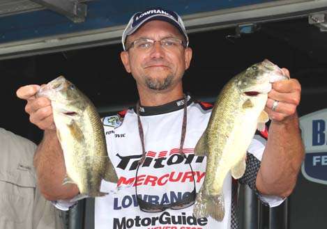 <p>
	Jim Tomsovic of Wisconsin) finished seventh. The two fish he is displaying shows us why.</p>
