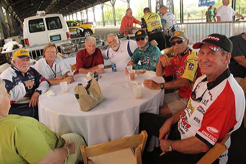 <p>
	 </p>
<p>
	The bass Legends who fished a tournament Sunday site around a table, talking, arguing and bringing up more protests.</p>
