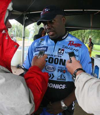 <p>
	Monroe talks with the media after extending his lead on Day Two.</p>
