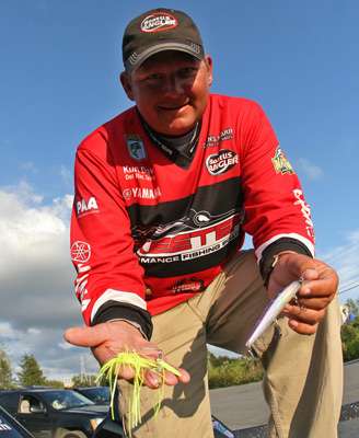 <p> 	<strong>#12 Kurt Dove -- 42 pounds, 14 ounces</strong></p> <p> 	Kurt Dove paired a 3/4-ounce chartreuse War Eagle spinnerbait with a Powell 734 casting rod and 16-pound Toray SuperHard Upgrade fluorocarbon. He also spooled 12-pound Toray on a Powell 703 for tossing a shad-colored Ima Flit jerkbait. âThe biggest key on the Flit was the orange belly,â Dove said. âIt creates more flash. Smallies like bright stuff.â</p> 
