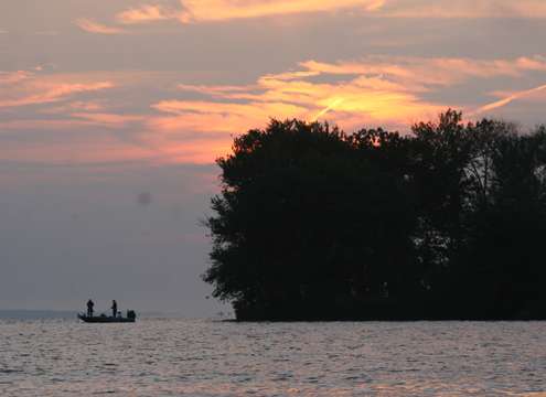 <p>
	The sun begins to rise on Day Two of the Bass Pro Shops Bassmaster Northern Open on Oneida Lake.</p>
