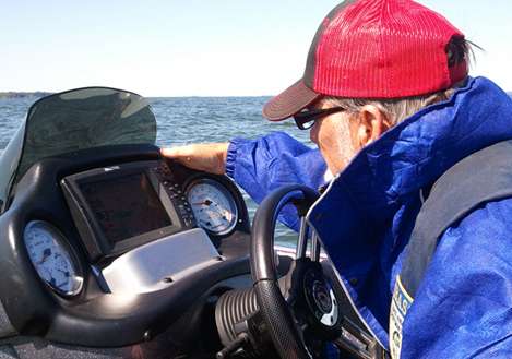 <p>
	Smallmouth fishing at Lake Oneida is sonar intensive. Iâd be lost without my âBird.</p>
