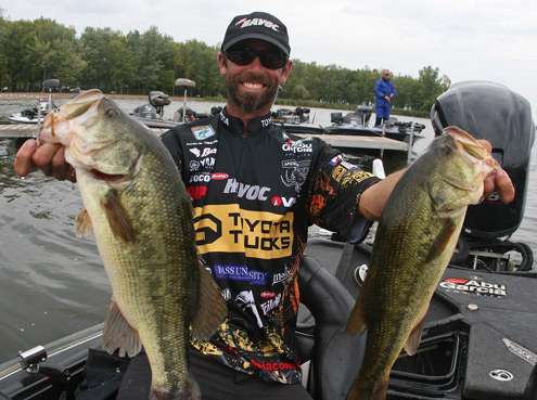 <p>
	Mike Iaconelli, always dangerous on Oneida, bagged two solid largemouth bass to help him squeak into the cut.</p>
