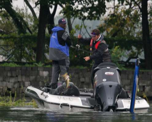 <p>
	Falcon swings in his first keeper on Day Three of the Bass Pro Shops Bassmaster Northern Open.</p>
