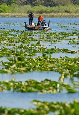 <p>
	<strong>Southern Open #1 â Harris Chain of Lakes </strong></p>
<p>
	The season will kick off in central Florida, Jan. 19-21 on the Harris Chain of Lakes out of Tavares. Host to more than a dozen Bassmaster events since 1986, âthe Chainâ was the site of the 2011 Bassmaster Elite Series opener in March. Shaw Grigsby smoked the field with a sight fishing bonanza of 75 pounds, 4 ounces over four days. The sprawling, canal-linked lakes have produced for Open pros, too. In a 2009 Open, Day One leader John Kremer posted 29-13, and eventual victor Bryan Hudgins on Day Two sacked a bag that was 1 ounce shy of 31 pounds.</p>
