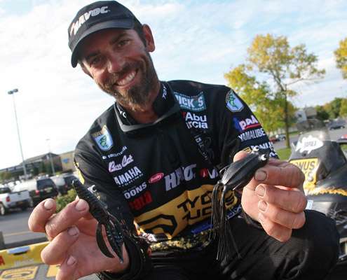 <p> 	<strong>#6 Mike Iaconelli </strong><strong> </strong><strong>-- 44 pounds, 4 ounce</strong></p> <p> 	Mike Iaconelli added a new trick to his repertoire after frogging his way to sixth place on Oneida Lake. He credited his buddy Ish Monroe for turning him onto the Snag Proof Ishâs Phat Frog, which he threw in the black color. If they missed the frog, he rigged up a Berkley Havoc Pit Boss on a 3/4-ounce flipping weight to follow up. âIâll leave here with a good finish, but more importantly, I leave with another weapon in the arsenal,â Iaconelli said.</p> 