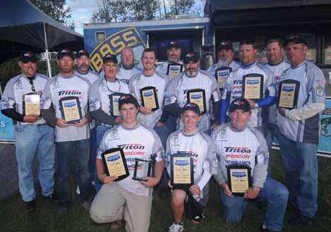 The winning Connecticut team.</p>
