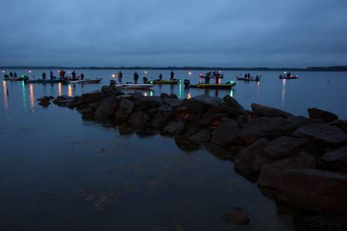 <p> 	The Top 12 and their co-anglers stand for the national anthem. </p> 