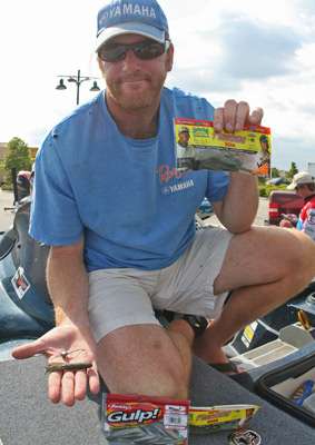 <p> 	 </p> <p> 	John Devries caught his biggest bass, a 6-pound smallmouth, on a tube and 3/8-ounce custom poured âpill headâ jighead that he makes himself. He orders a light-wire hook from Japan that takes a month to get in. The rest of his fish came on a drop shot with either a Gulp 3-inch minnow or a Strike King Super Finesse Worm in the Easy Money color. âIt was really that easy,â Devries said.</p> 