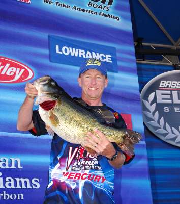 <p>
	<strong>3. Jeff Reynolds 12-11</strong></p>
<p>
	Another angler who dropped out of the Elites after making his mark on this lunker list is Jeff Reynolds, who caught this 12-11 in 2007 from Clear Lake in California. It's the biggest California lunker on our list.</p>
