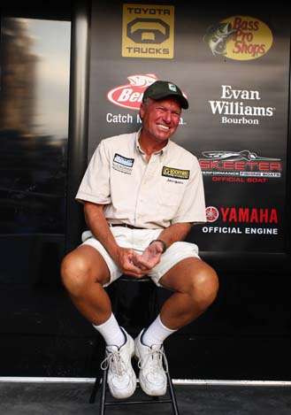 <p>
	Co-angler Jacques Fleishmann sits in the hot seat as the remaining co-anglers weigh in.</p>
