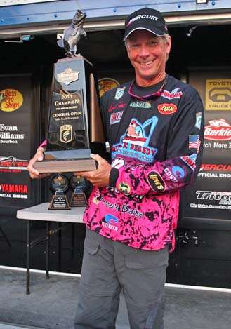 <p>
	Short, of Mayflower, Ark., last won a tournament in May 2010, on Pickwick Lake in Alabama.</p>
