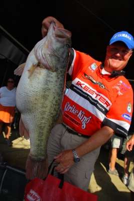 <p>
	<strong>9. Mark Davis 11-0</strong></p>
<p>
	Mark Davis' 11-0 from Falcon Lake in 2008 was a daily big bass winner (it came on Day Two), but it wasn't even the biggest bass of that tournament! Six of the 10 biggest bass ever taken in Elite competition came from Texas. The other four were caught in California.</p>
