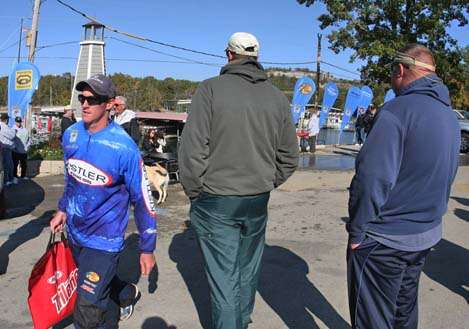 <p>
	 </p>
<p>
	Brandon McDade makes his way up from the docks at Table Rock Lake State Park as the first angler called to weigh-in on Day One of the Bass Pro Shops Bassmaster Central Open.  </p>
