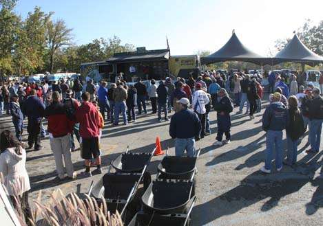 <p>
	 </p>
<p>
	The weigh-in crowd were treated to a bright sun and a cool breeze.</p>
