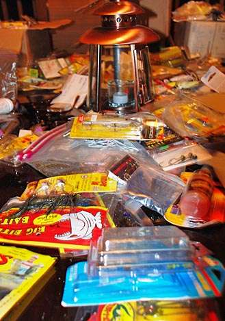 <p>
Her work bench is a porch dining table.</p>