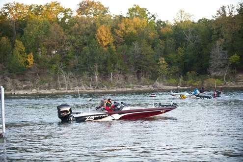 <p>
	Anglers launch into a clear, cold morning in Branson, MO. </p>
