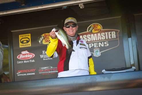 <p>
	 </p>
<p>
	Sharon Rushton, co-angler (69<sup>th</sup>, 1-8)</p>
