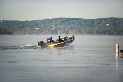 <p>
	 </p>
<p>
	With an hour-and-a-half delay, Tommy Martin's boat finally leaves first, at 8:45 a.m.</p>
