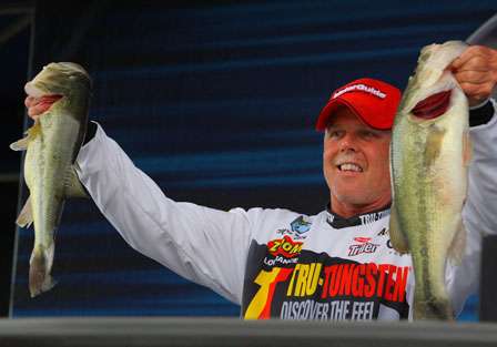 <p>
	Tucker cashed checks in 71 of those events, finishing in the top 10 17 times.</p>
