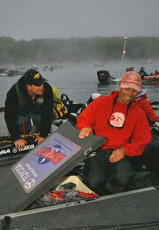 <p>
	 </p>
<p>
	Mike Iaconelli came into the season-ending event with a big lead in the Toyota Tundra Bassmaster Angler of the Year standings.</p>
