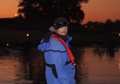<p>
	Angler Skip Sjobeck is all bundled up as the temps were in the 30's at launch time.</p>
