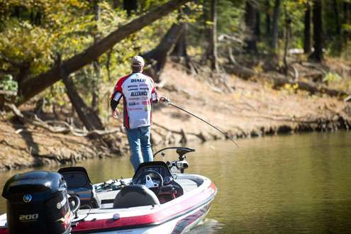 <p>
	 </p>
<p>
	Diaco started Day Three with a weight of 19-11.</p>
