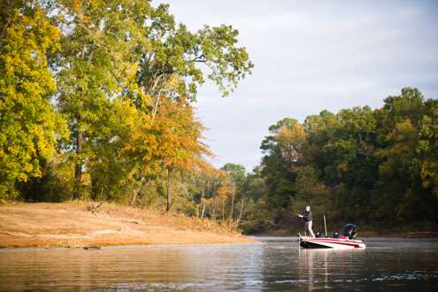 <p>
	Chris Price starts the day off in 2nd place in the Mid-Atlantic Division. </p>
