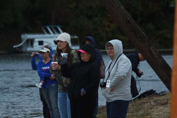 <p>
	Friends and family cheered on their favorite anglers.</p>
