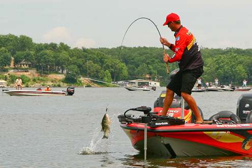 <p>
	Kevin VanDam used his favored Strike King crankbaits to gain an edge on the field in 2007.</p>

