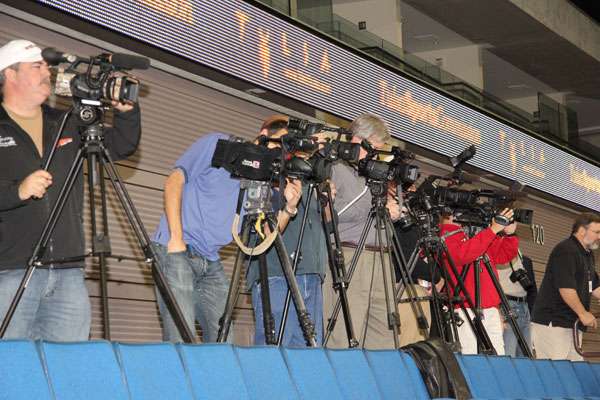 <p>
	Cameras await the long anticipated announcement of the 2013 Bassmaster Classic's location.</p>
